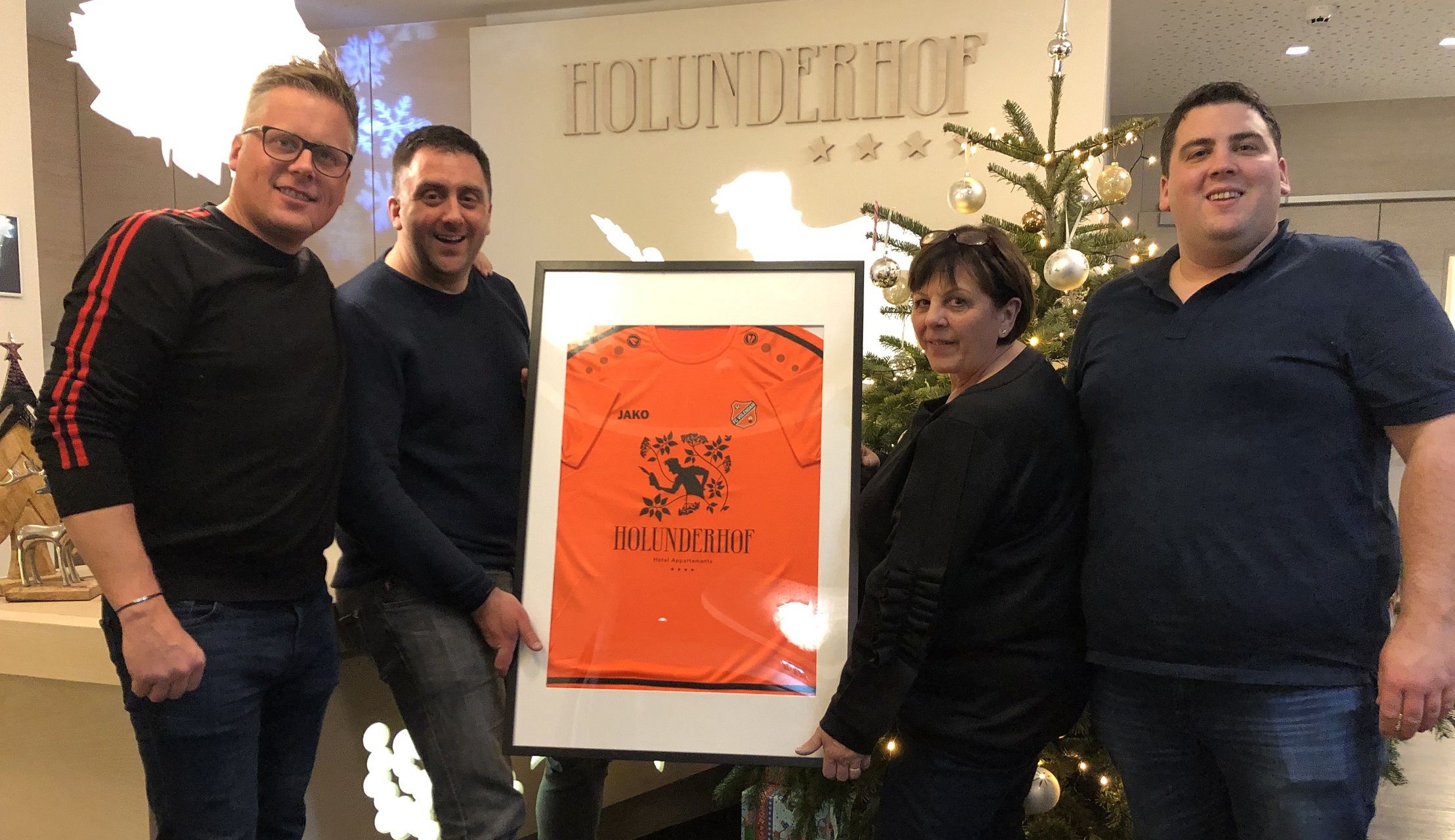 FC Volendam zet familie Oberegger in Oostenrijk in het zonnetje