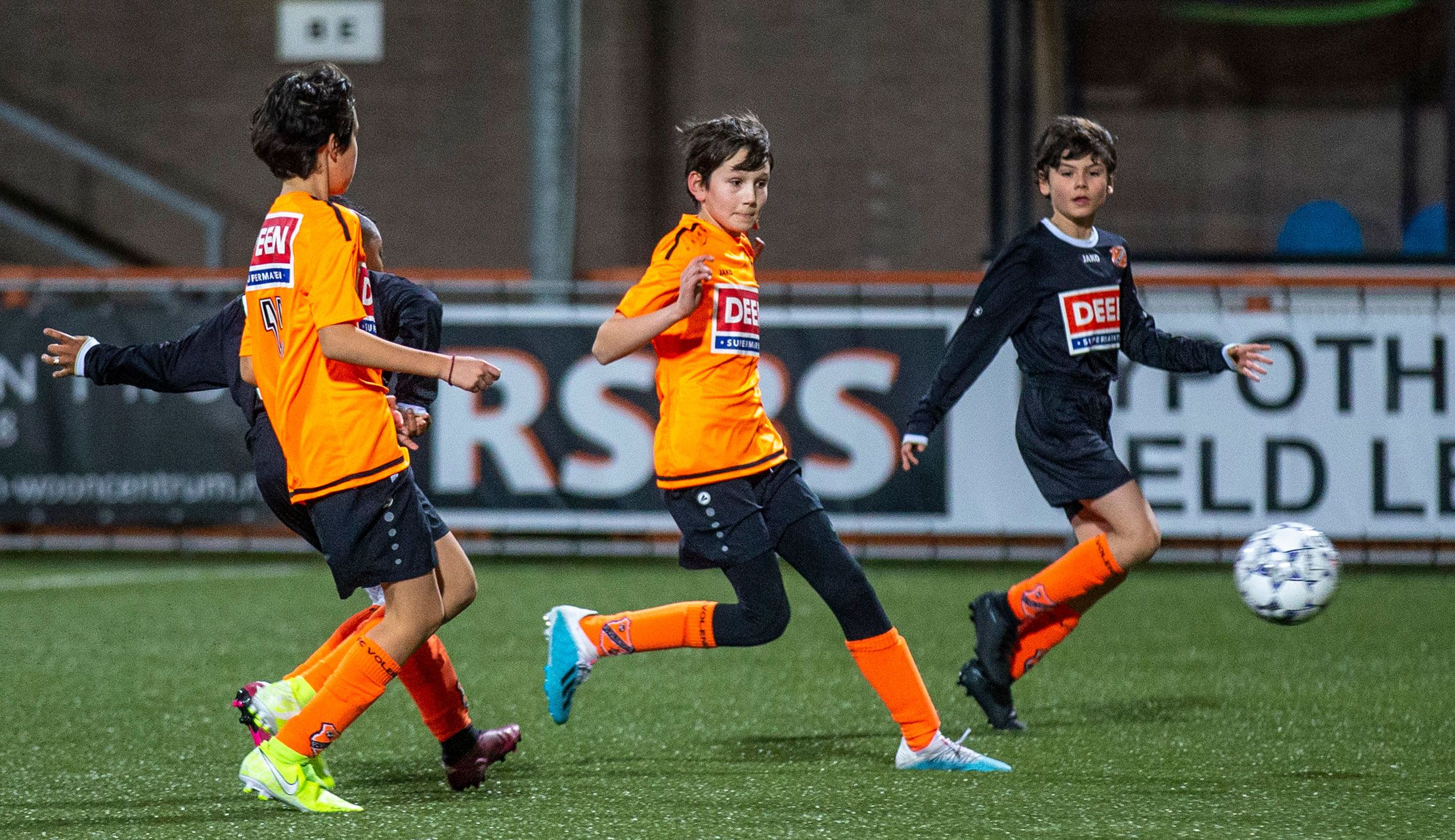 Jongens Zeeburgia en meiden Amstelveen Heemraad door naar volgende ronde Deen Cup