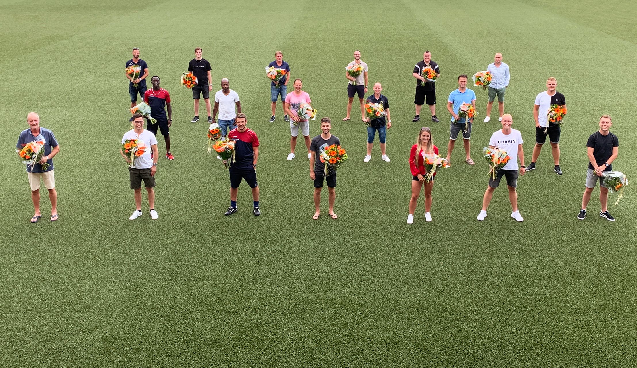 FC Volendam zet afzwaaiende trainers en staf in het zonnetje