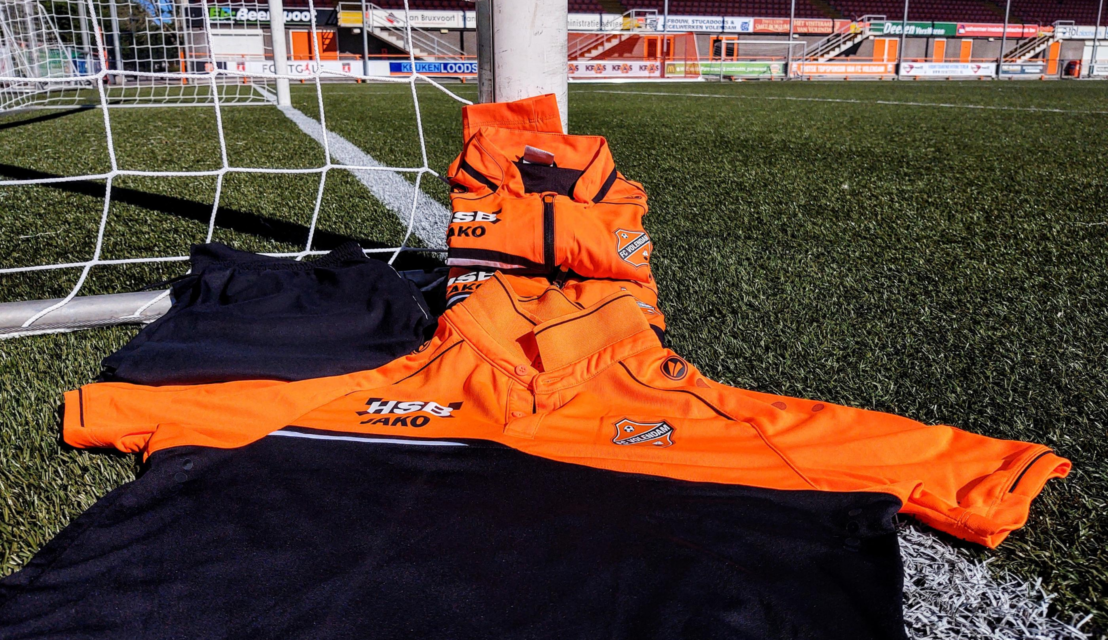 Gedragen presentatiepakken te koop in de fanshop