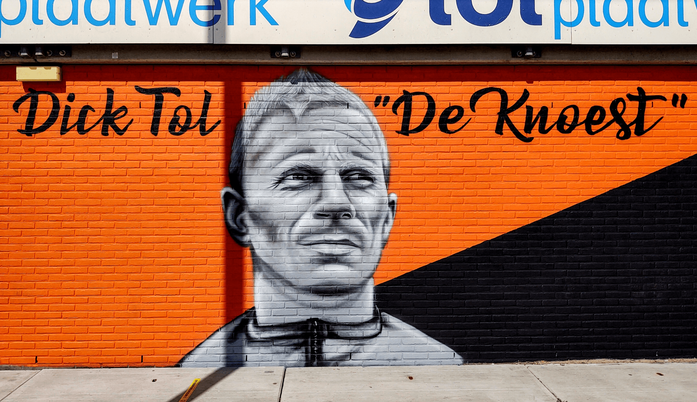 Supporters verzorgen prachtige portretten op Jaap Jonk tribune