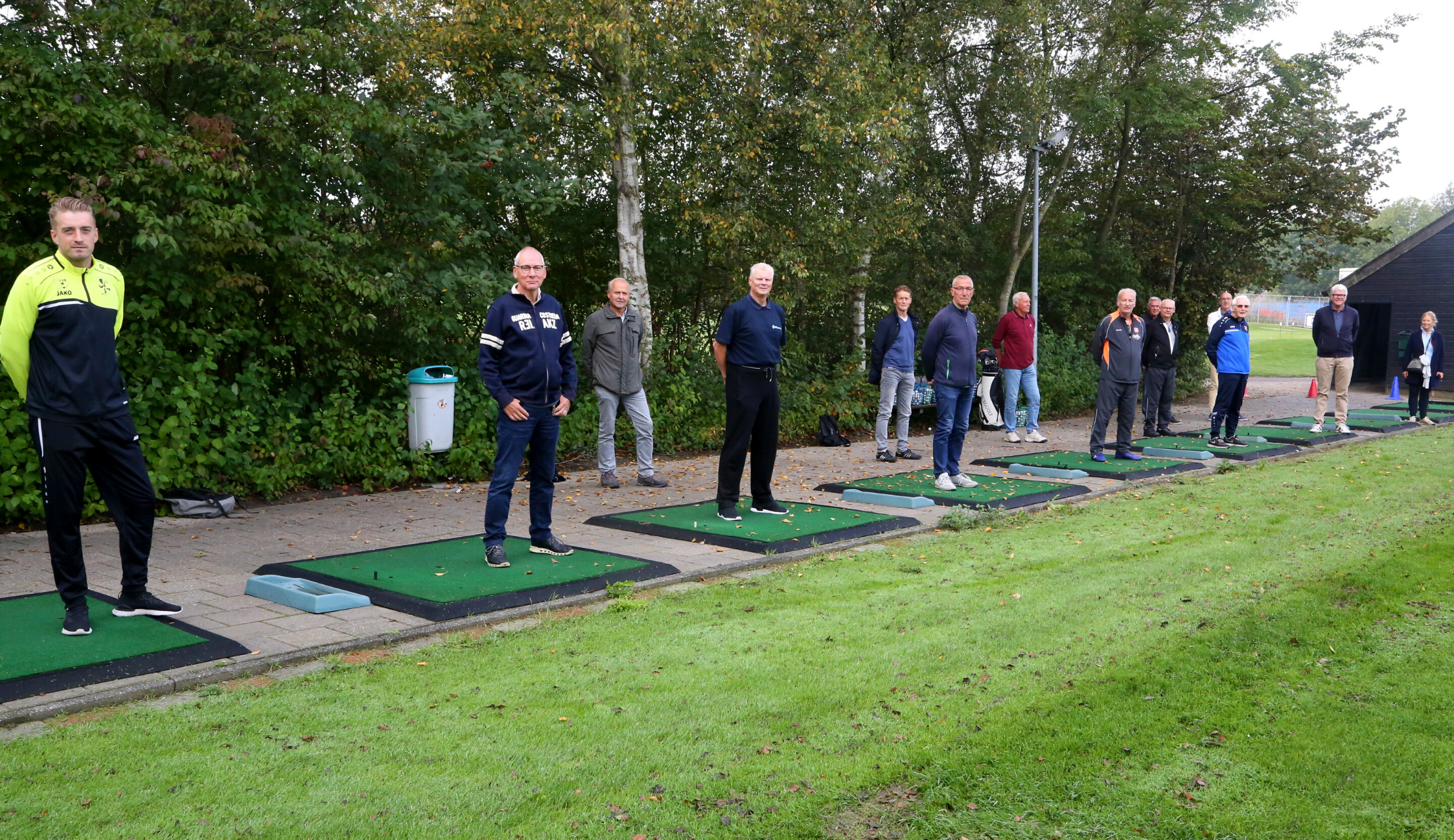 FC Volendam OldStars; geslaagde golfdag én geldbedrag Ouderenfonds