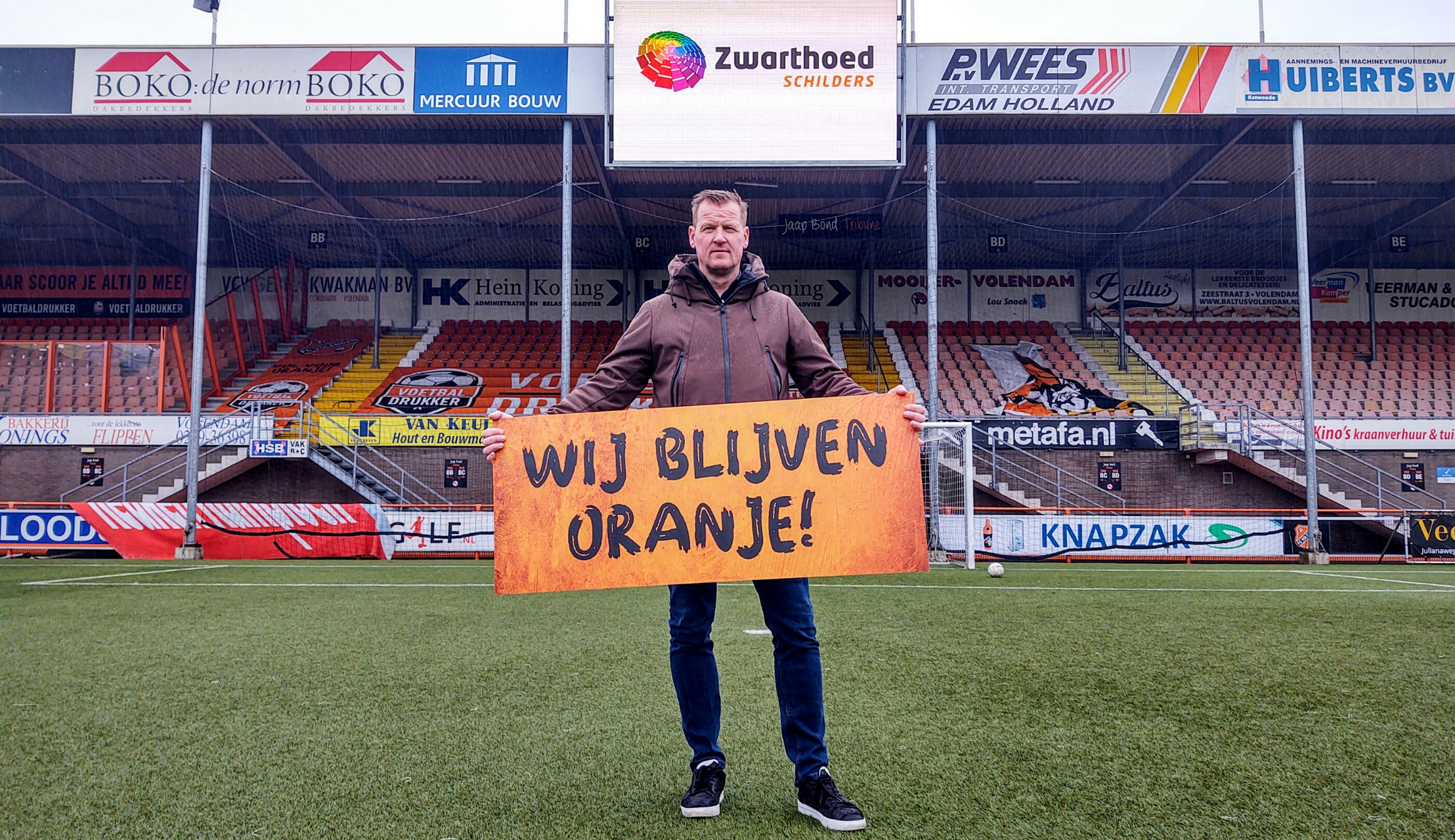 Club van 200-lid Zwarthoed Schilders blijft club trouw: ‘Samenwerking met RKAV mooi om te zien’