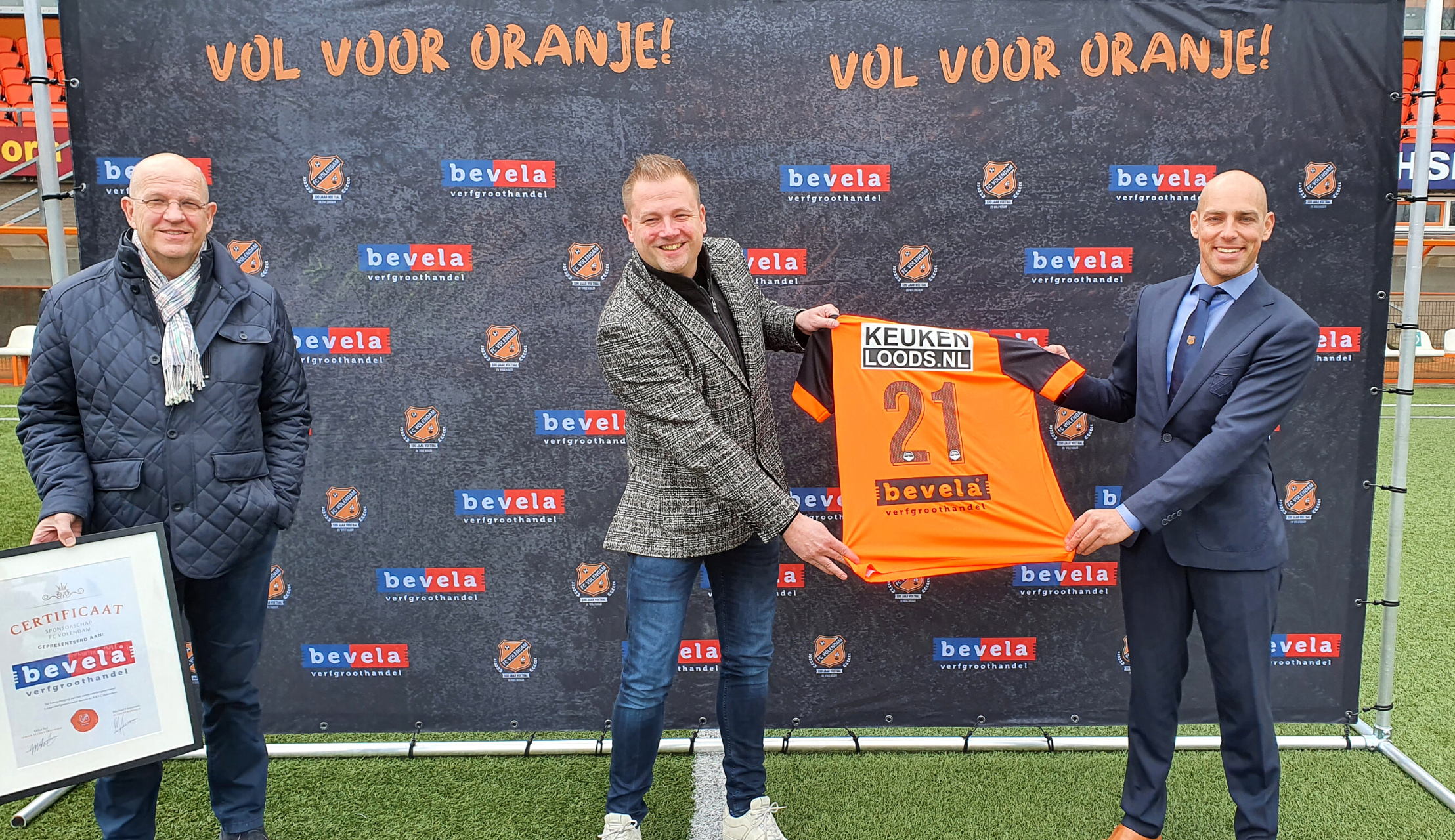 Verfgroothandel Bevela kleurt komende seizoenen het shirt van FC Volendam