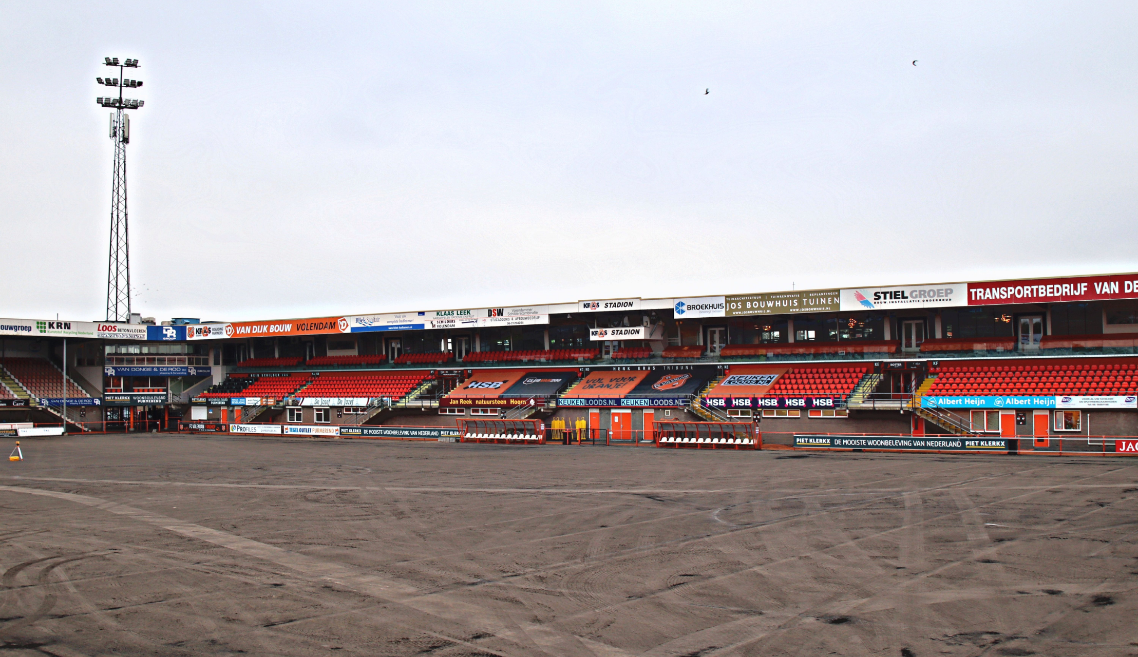 Veldvervanging Kras Stadion in volle gang