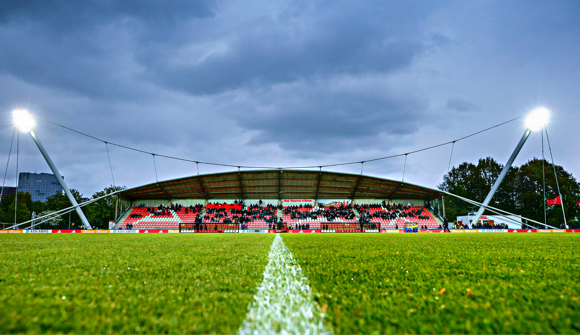 Geld terug voor ticket Jong Ajax-uit in fanshop