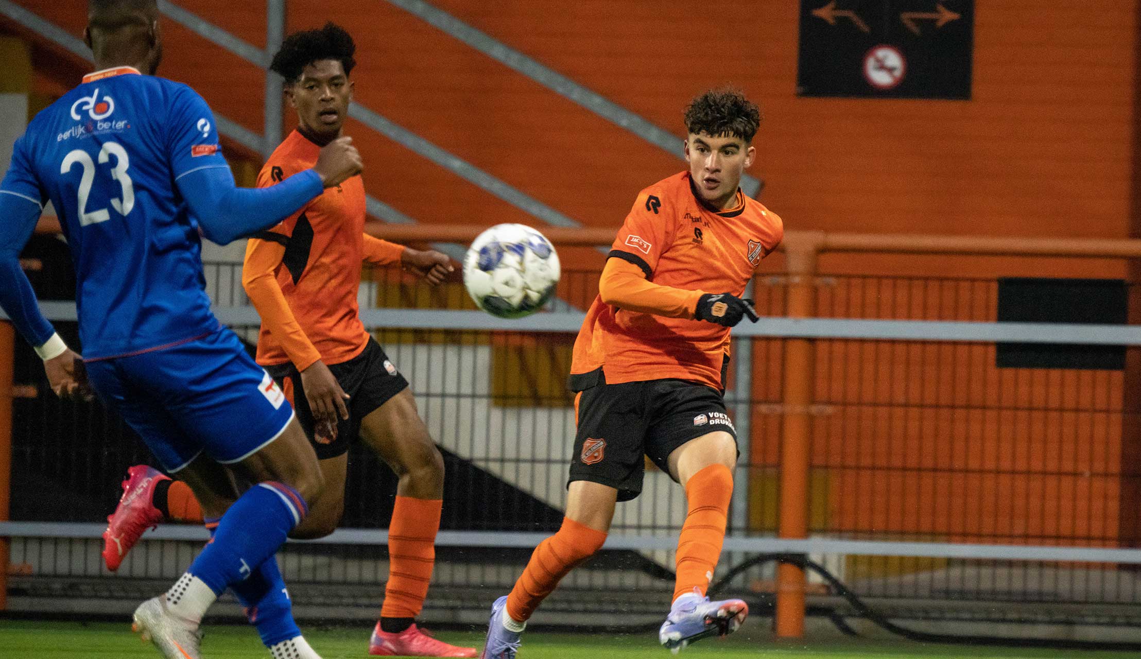 Jong FC Volendam - TEC: 4 - 0 (1 - 0)