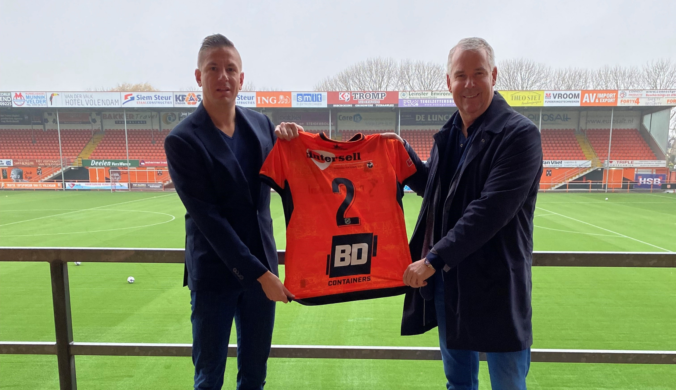 BD Containers siert achterkant tenue Jong FC Volendam