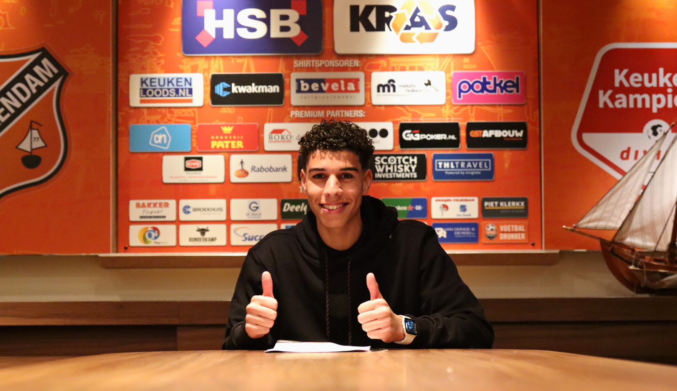 Walid Ould-Chikh verlengt contract bij FC Volendam