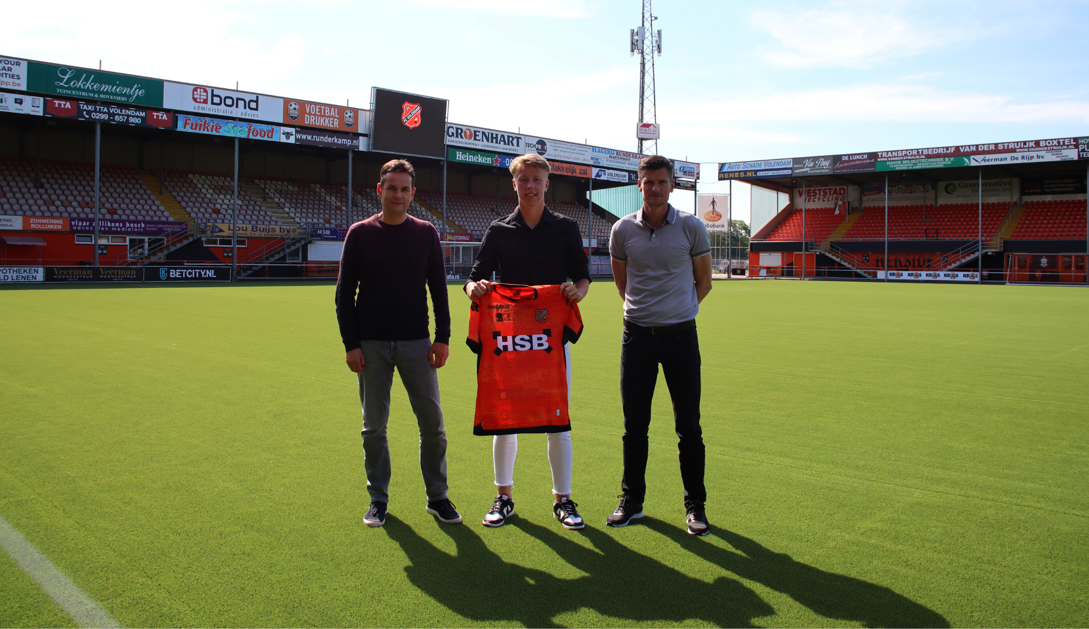 Billy van Duijl (16) tekent eerste profcontract bij FC Volendam