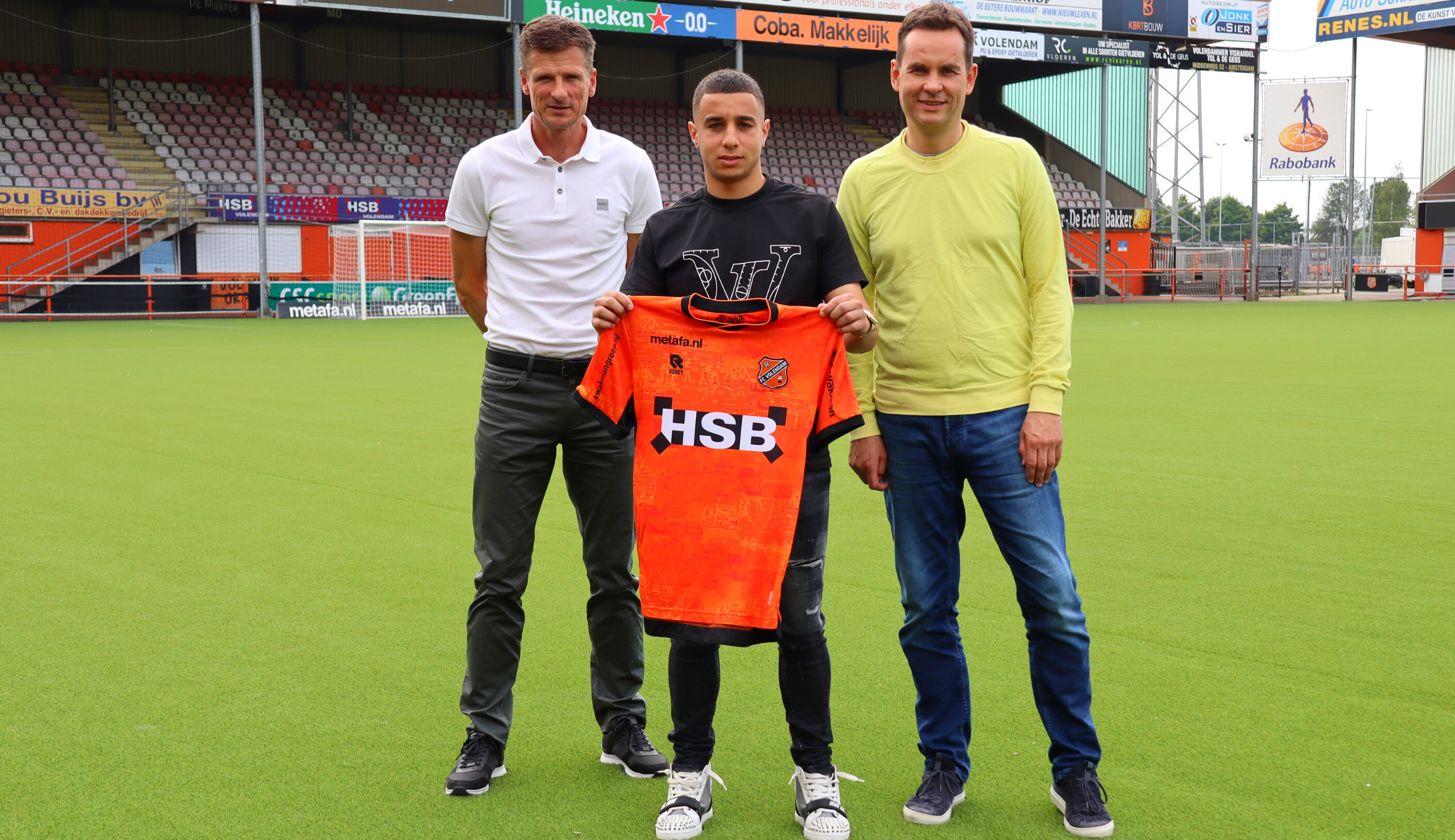 Bilal Ould-Chikh hervindt voetbalgeluk in Volendam en verlengt contract
