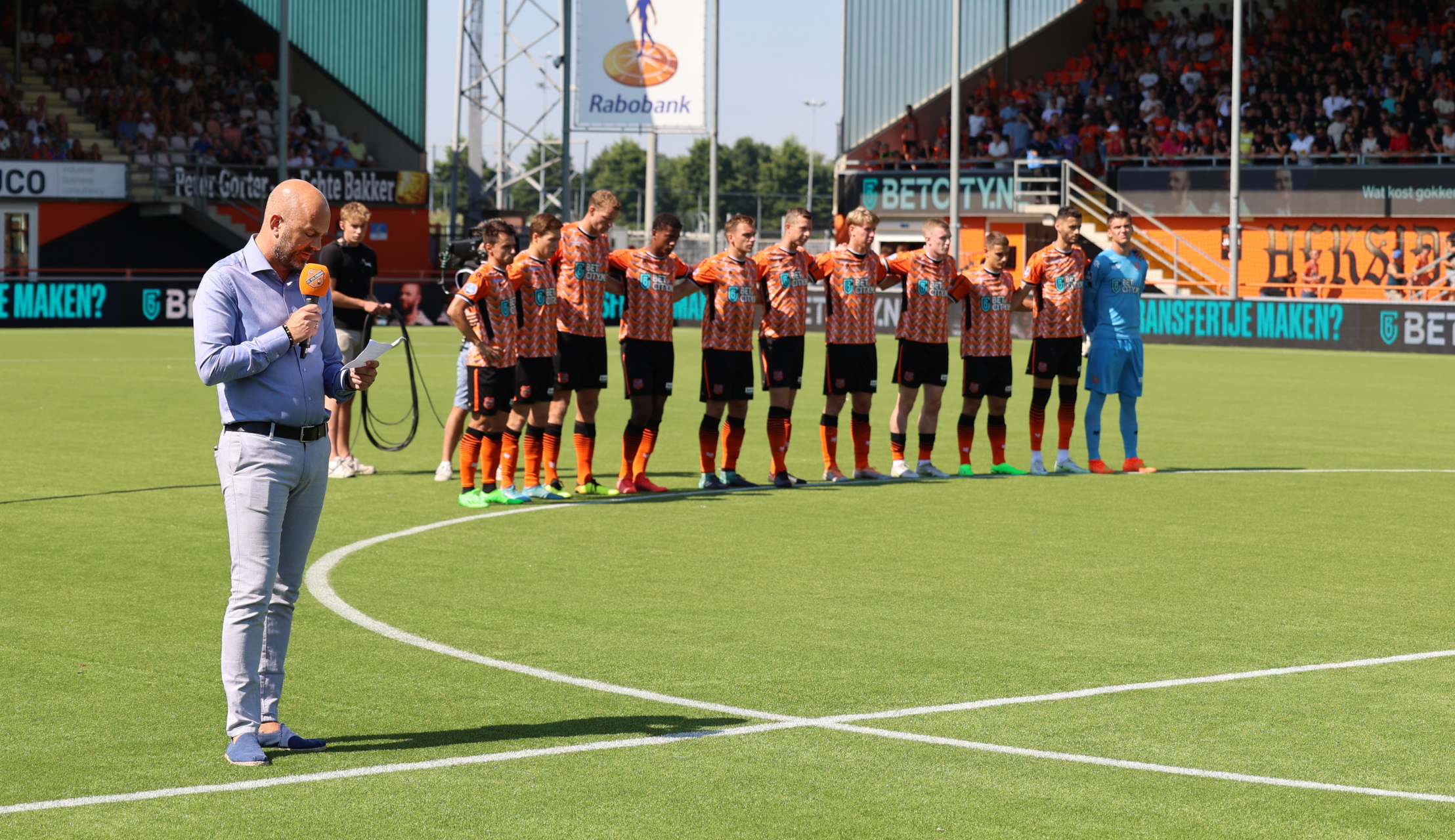 FC Volendam herdenkt op traditionele wijze overledenen