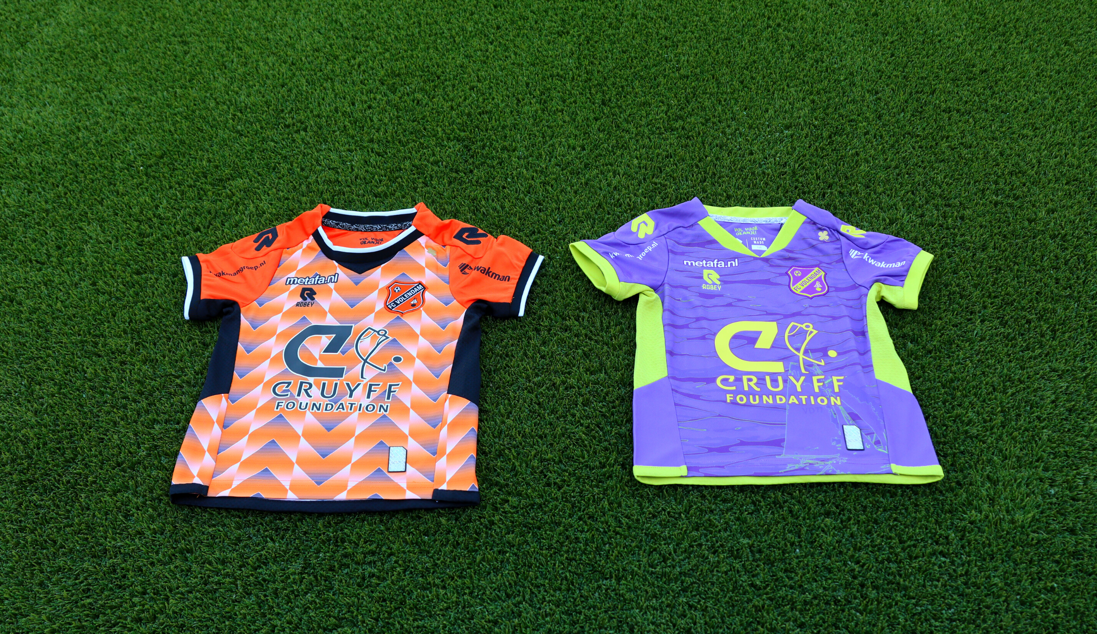 Kindermaten thuis- en uitshirt vanaf vrijdag verkrijgbaar