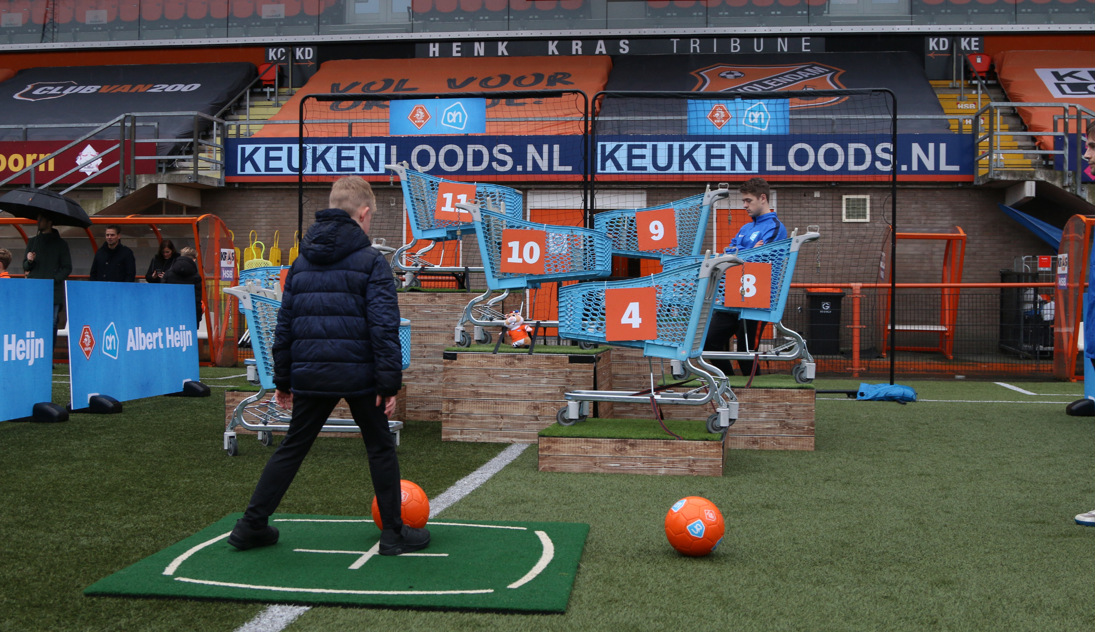 Zondag 18 september, 12:00 uur