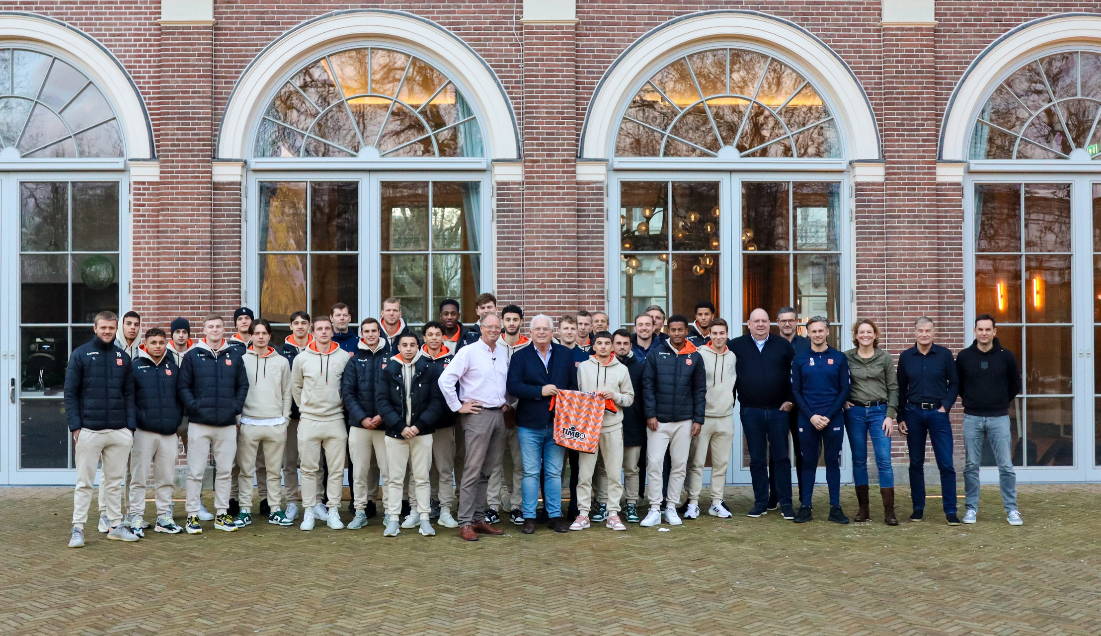 Overeenkomsten tussen Timbo en FC Volendam gepresenteerd aan spelersgroep