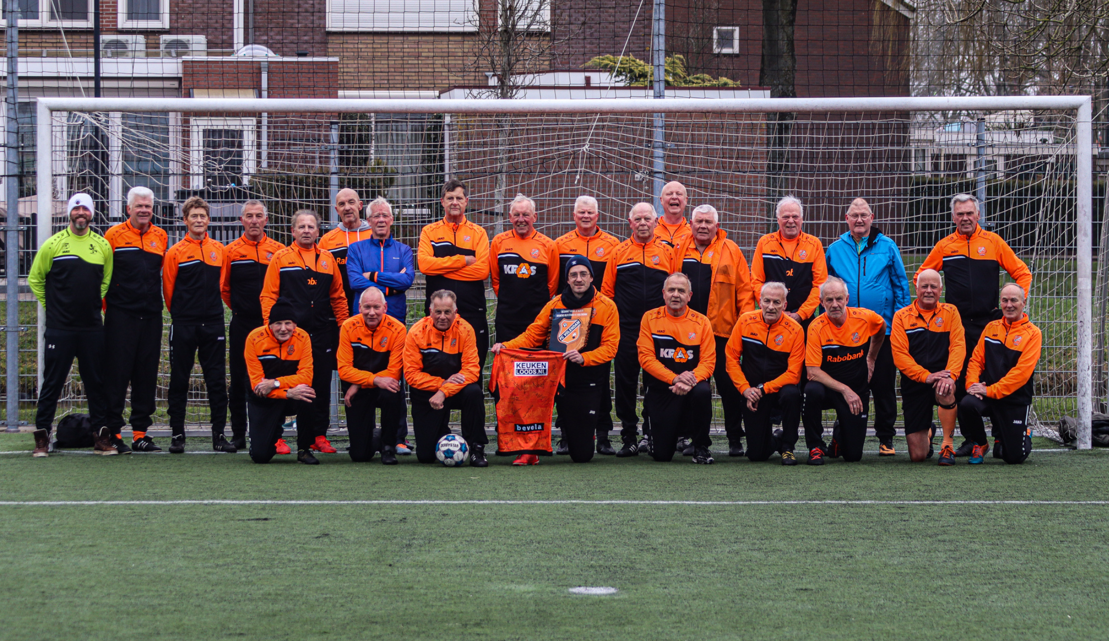 Old Stars nemen afscheid van trainer Giel Oudejans