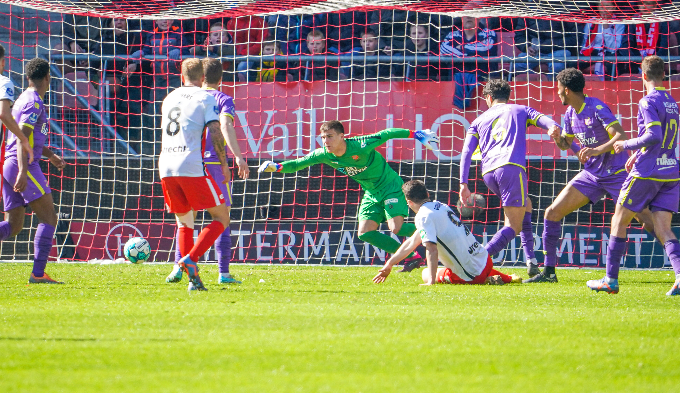 FC Utrecht - FC Volendam: 0 - 0 (0 - 0)
