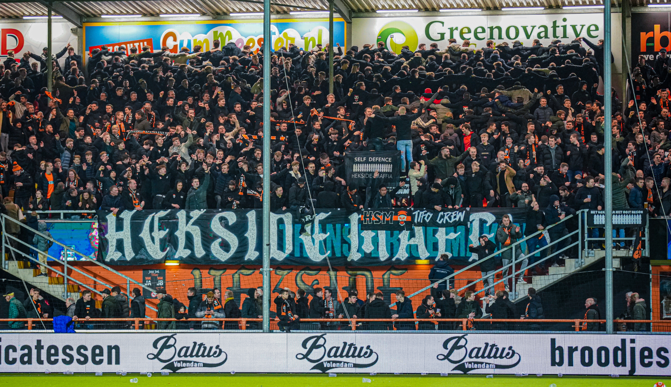 Update: Hekside naar Pé Mühren-tribune; vul formulier in