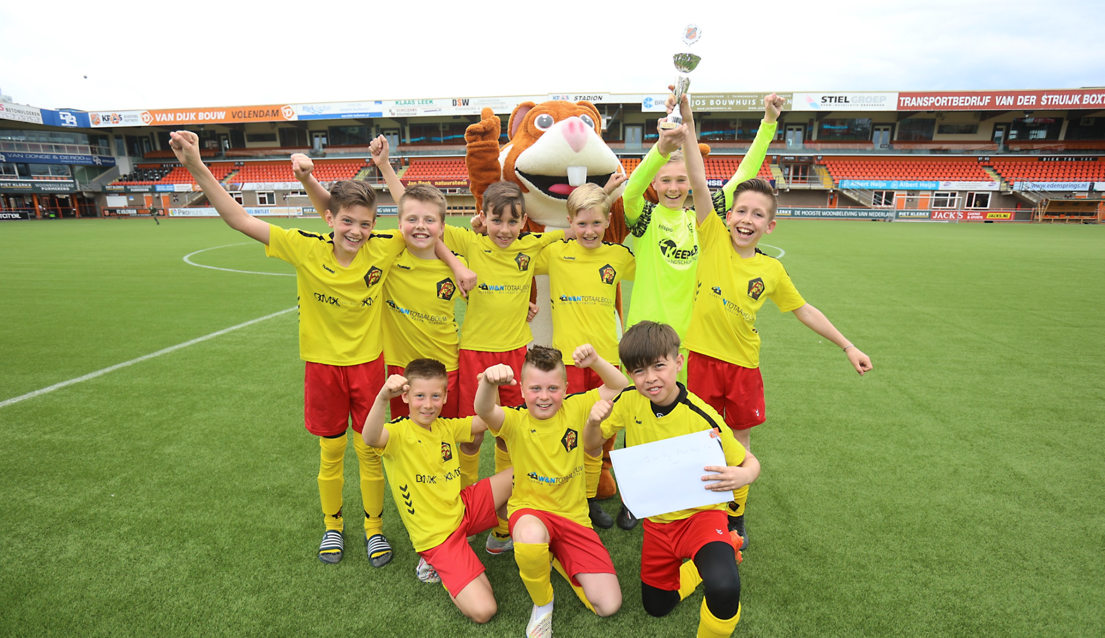 RKAV Volendam & FC Purmerend winnaar Albert Heijn Cup 2023
