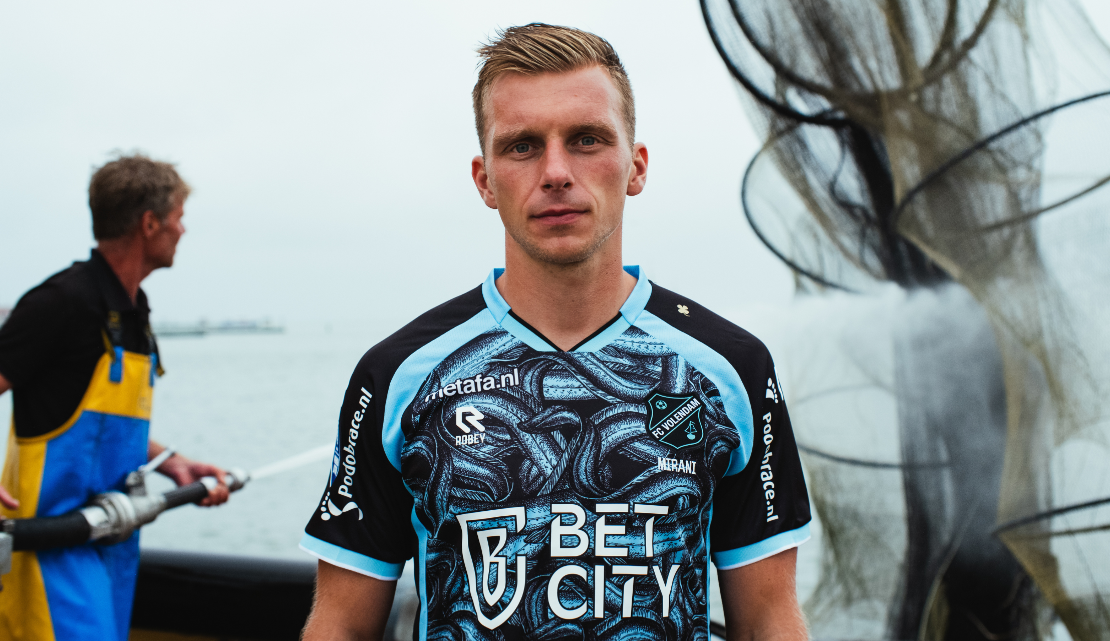 Palingshirt haalt internationale media; in najaar nieuwe levering