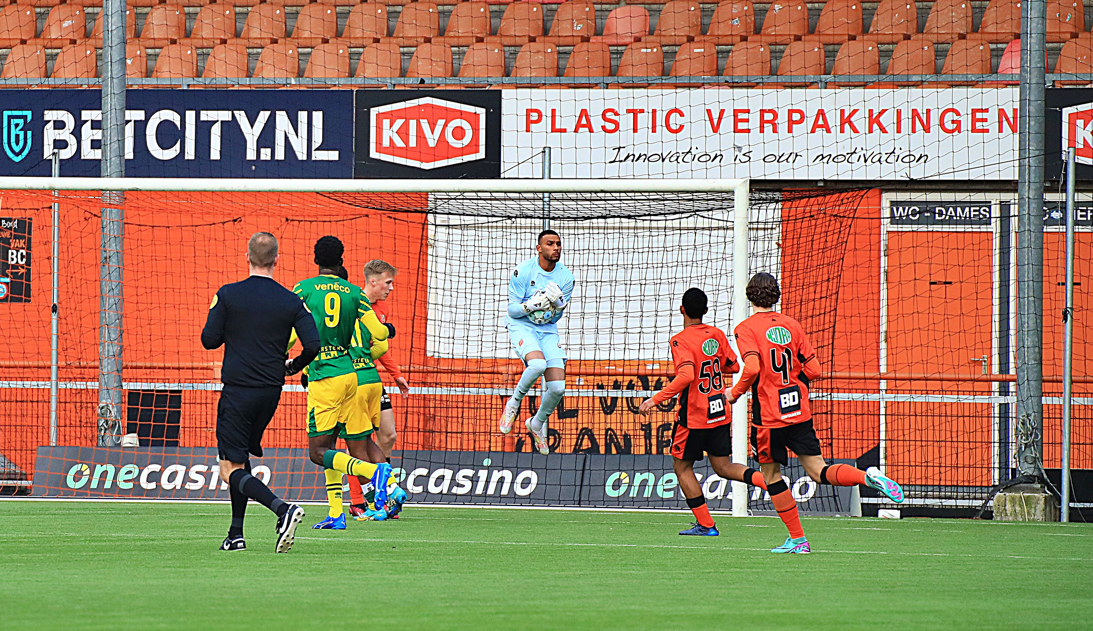 Jong FC Volendam - ADO Den Haag O21: 1 - 2 (0 - 1)