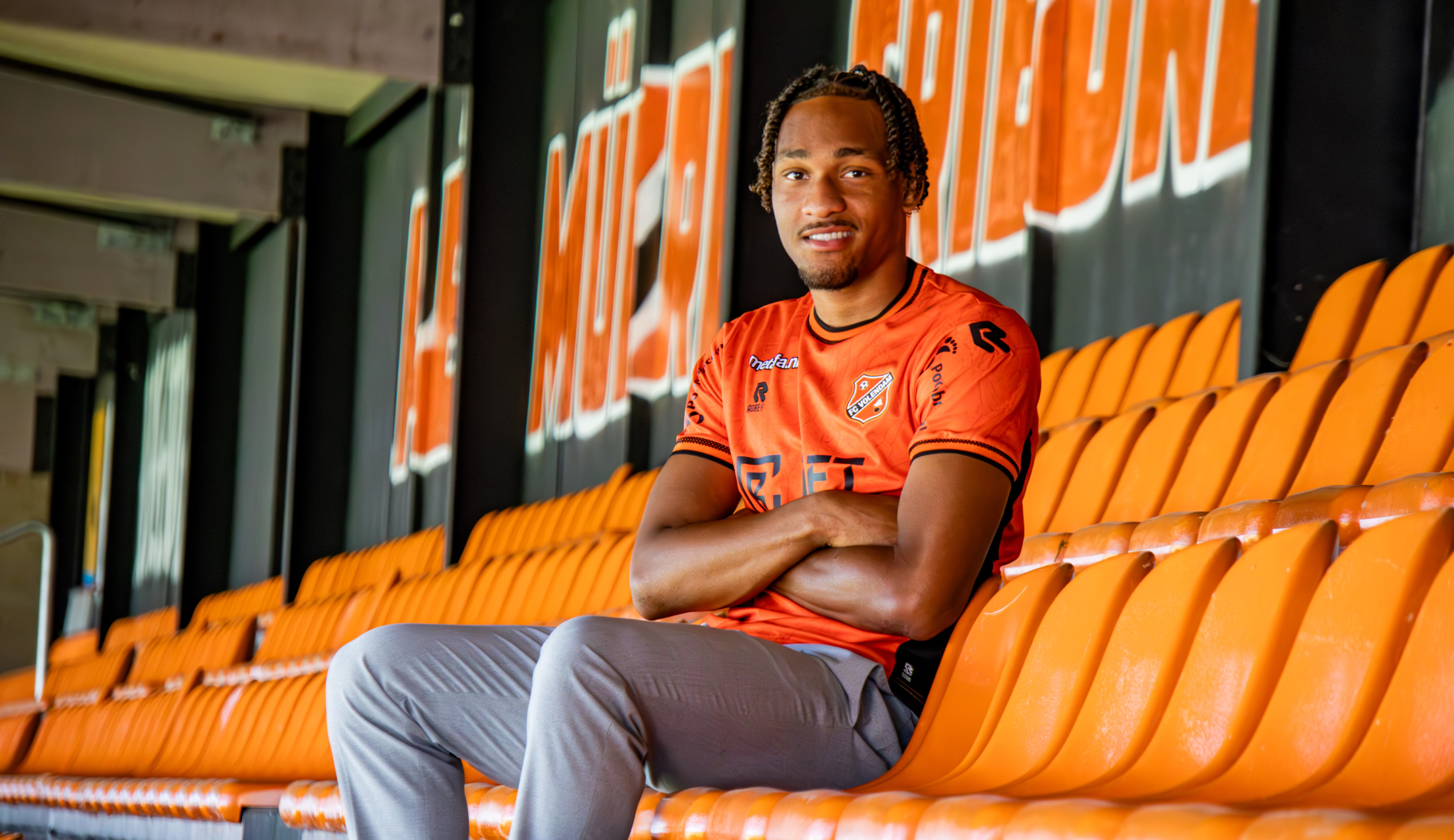International Quincy Hoeve tekent eerste profcontract