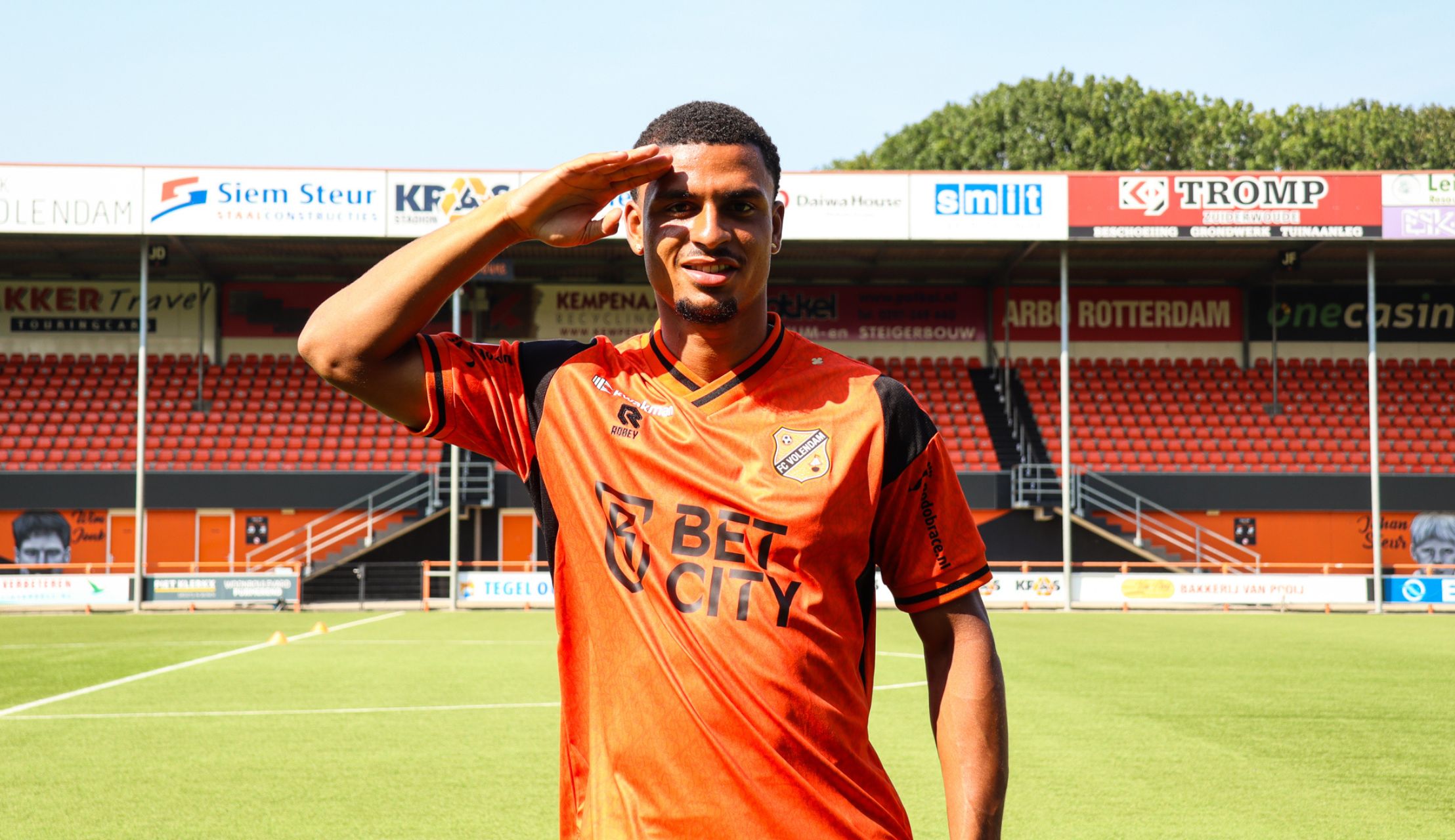 Snelle ontwikkeling Gladwin Curiel beloond met eerste profcontract