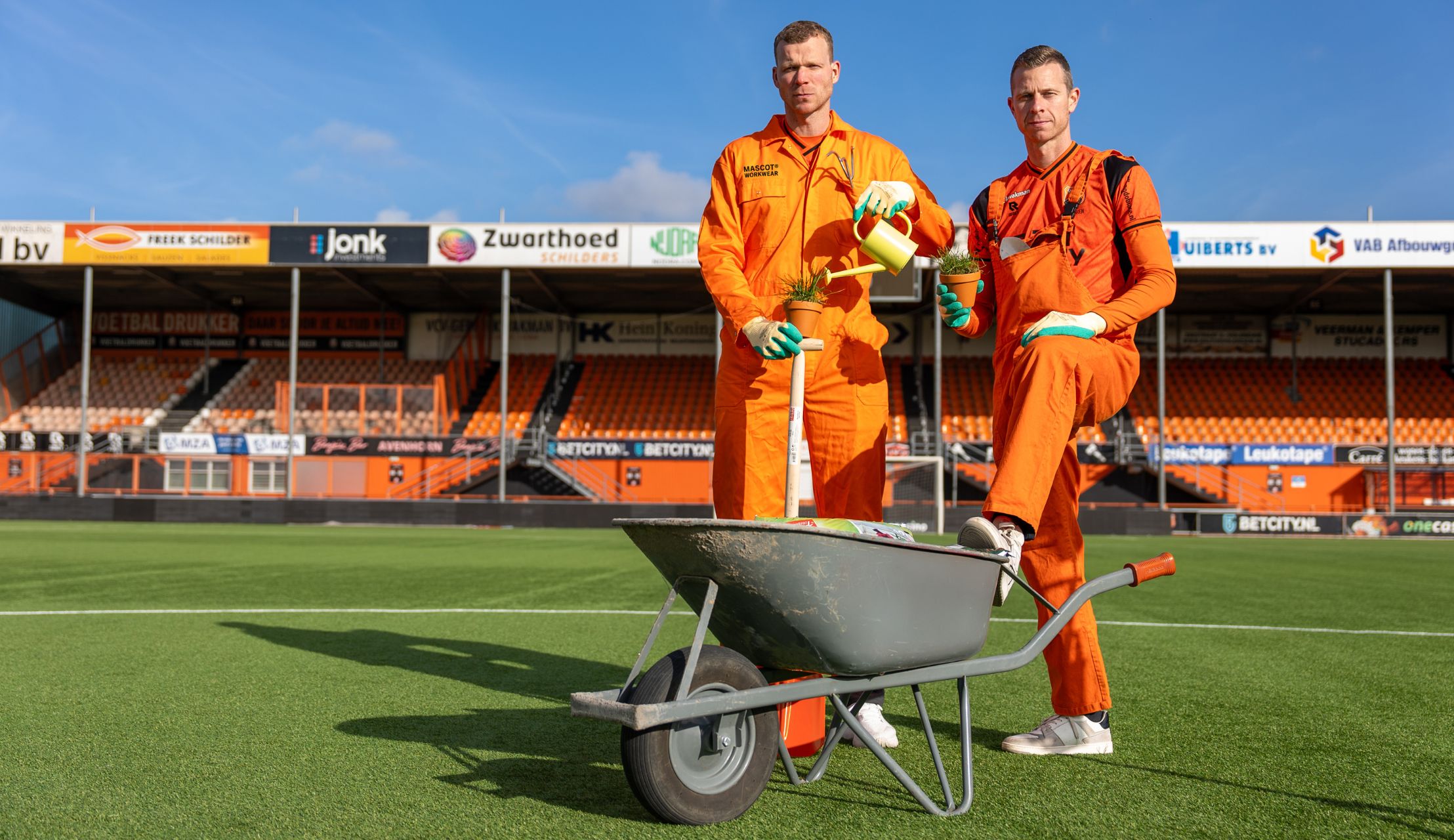 Steun FC Volendam: koop een meter gras en draag bij aan de toekomst van de club