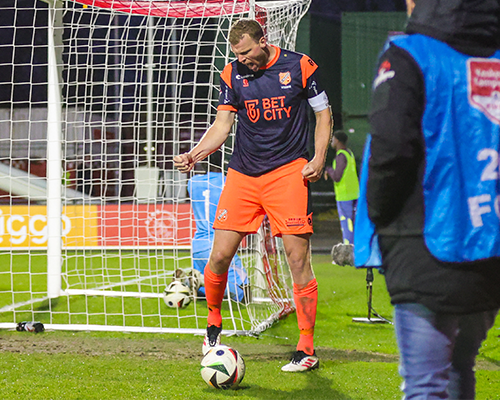 FC Volendam zet stap dichter naar doel door overwinning op Jong Ajax