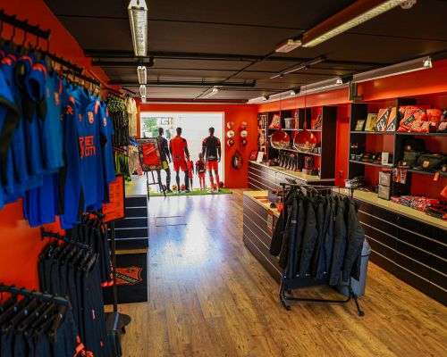 Aangepaste openingstijden Fanshop vanwege Kermis