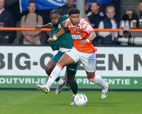 Volendammers trekken eerste zege over de streep tegen PEC Zwolle