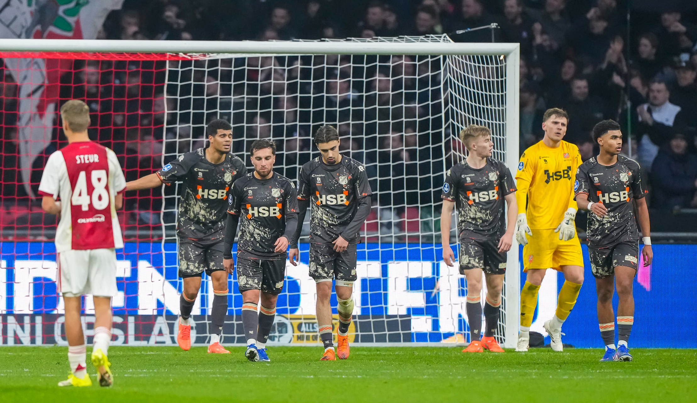 Ajax - FC Volendam: 2 - 0 (2 - 0)