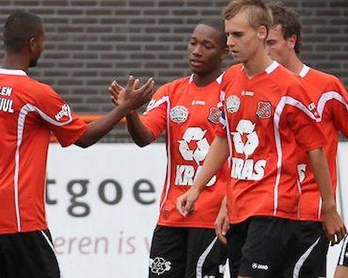 Beloftes Volendam laten VVV ontsnappen