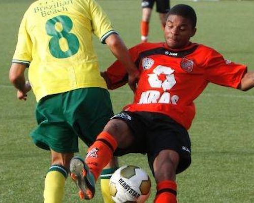 Beloftes eindigen met 10 man en een 2-2 gelijkspel