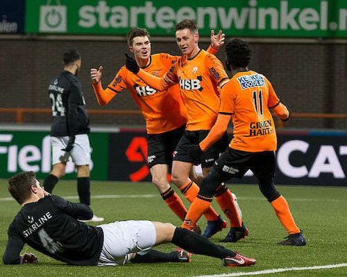Volendam knokt zich naar overwinning op Eindhoven