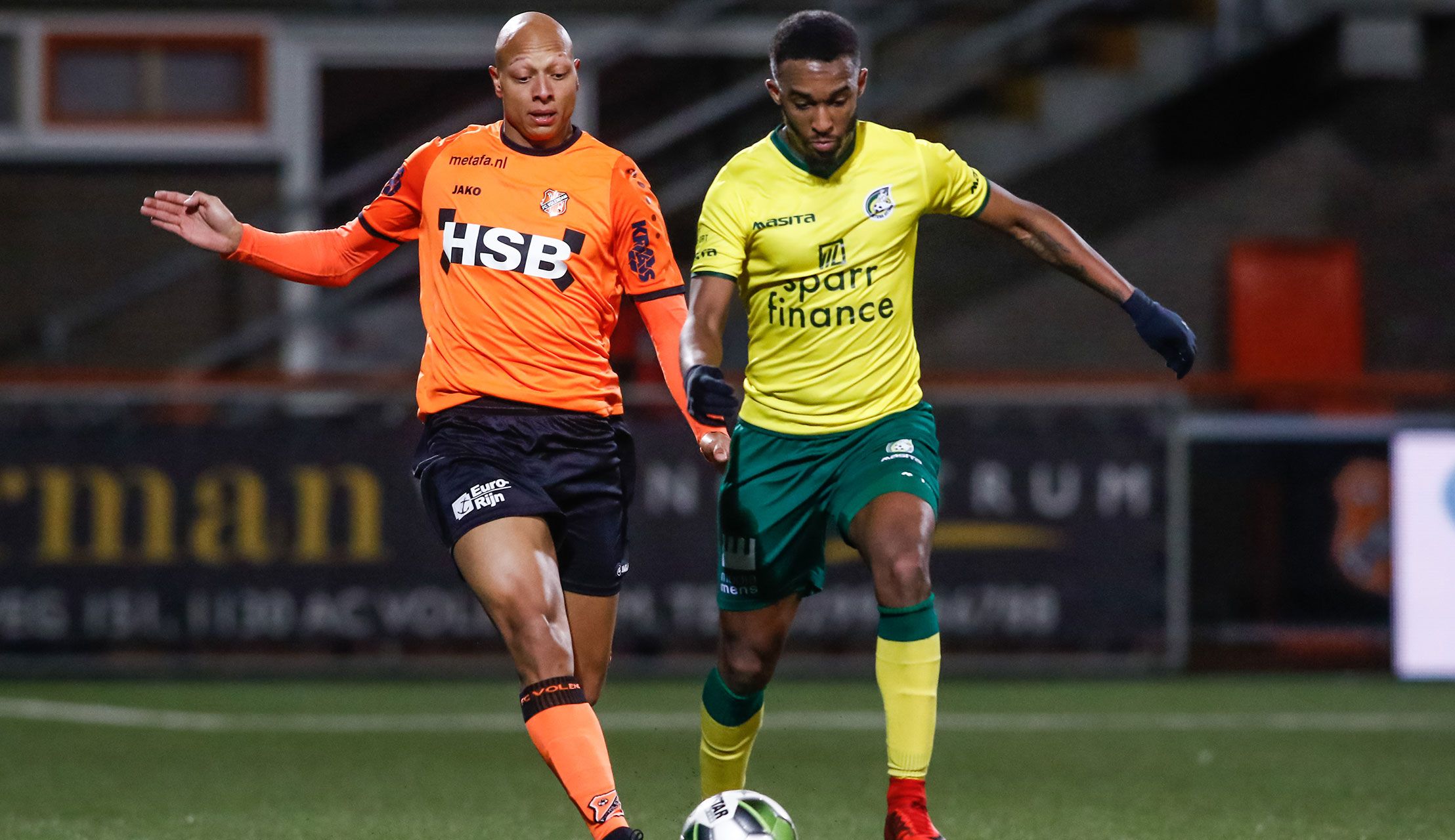 Kay Tejan rijdt dagelijks samen met clubmaatje Mohamed Betti van Amsterdam naar FC Volendam.