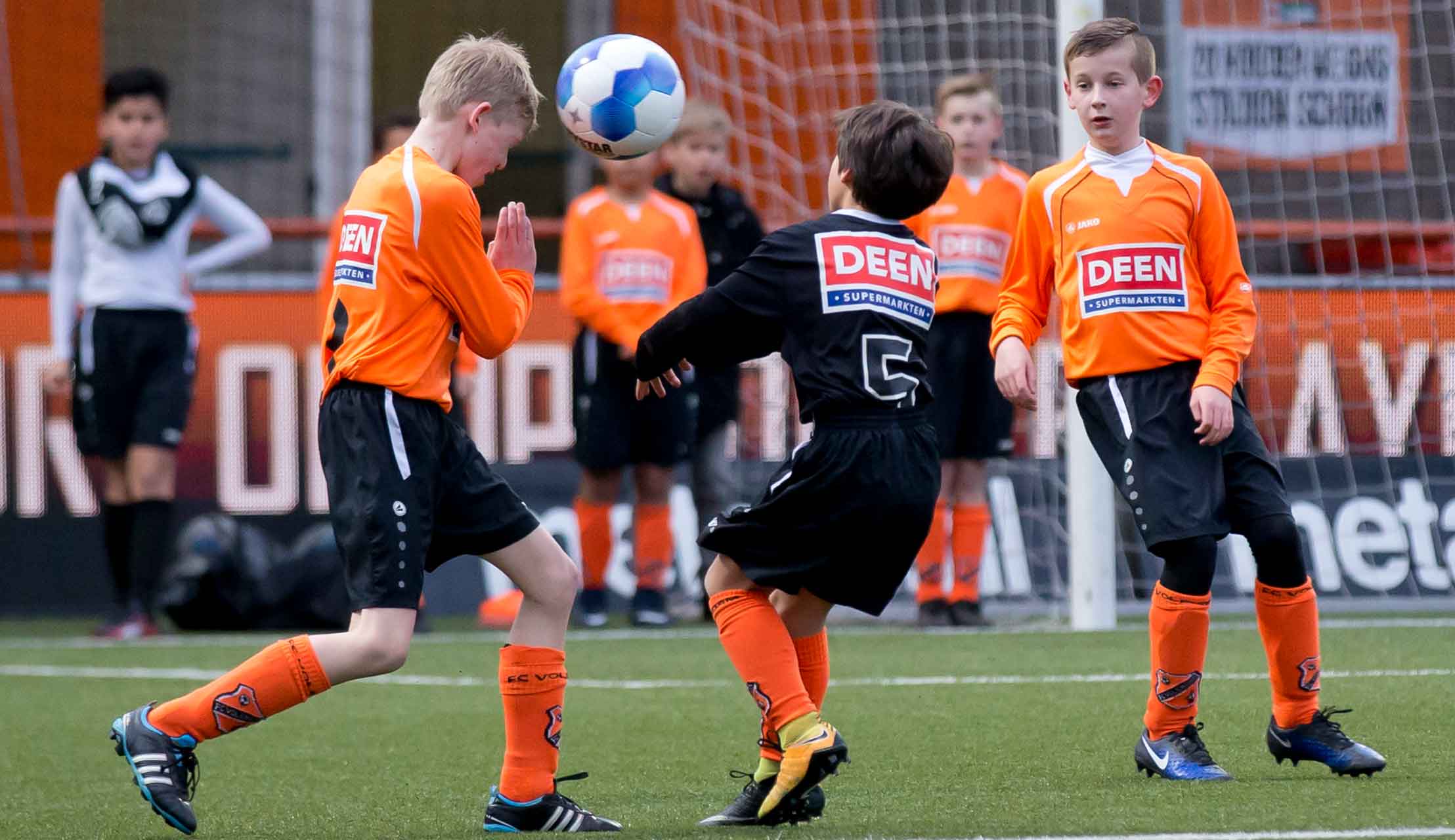 Buitenveldert en VV Bergen door in Deen Cup