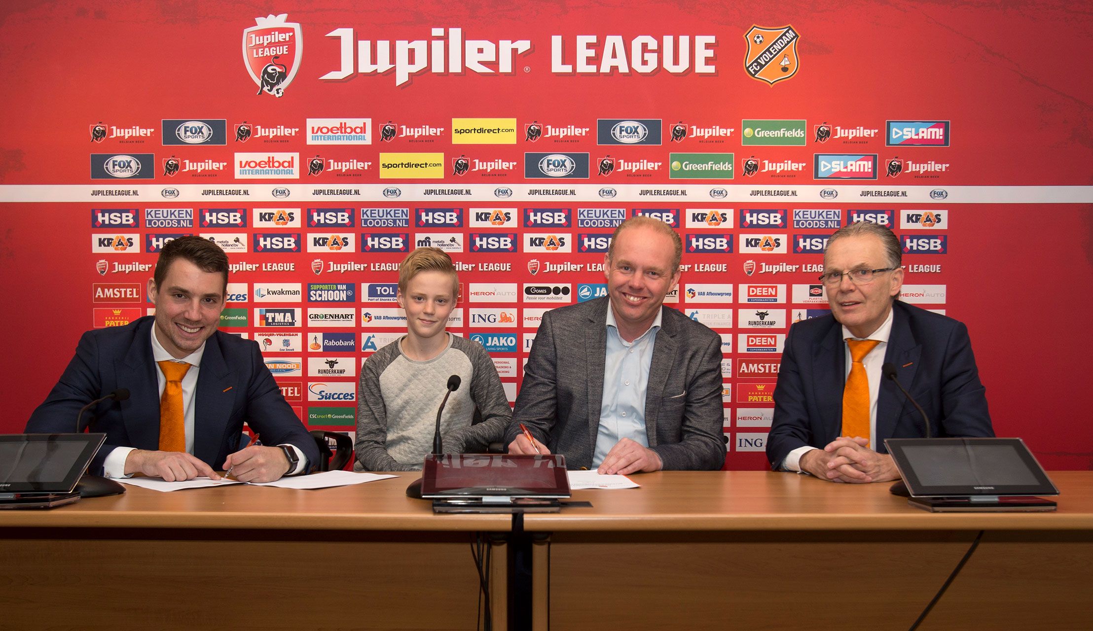 Postuma ondertekent sponsorcontract met FC Volendam