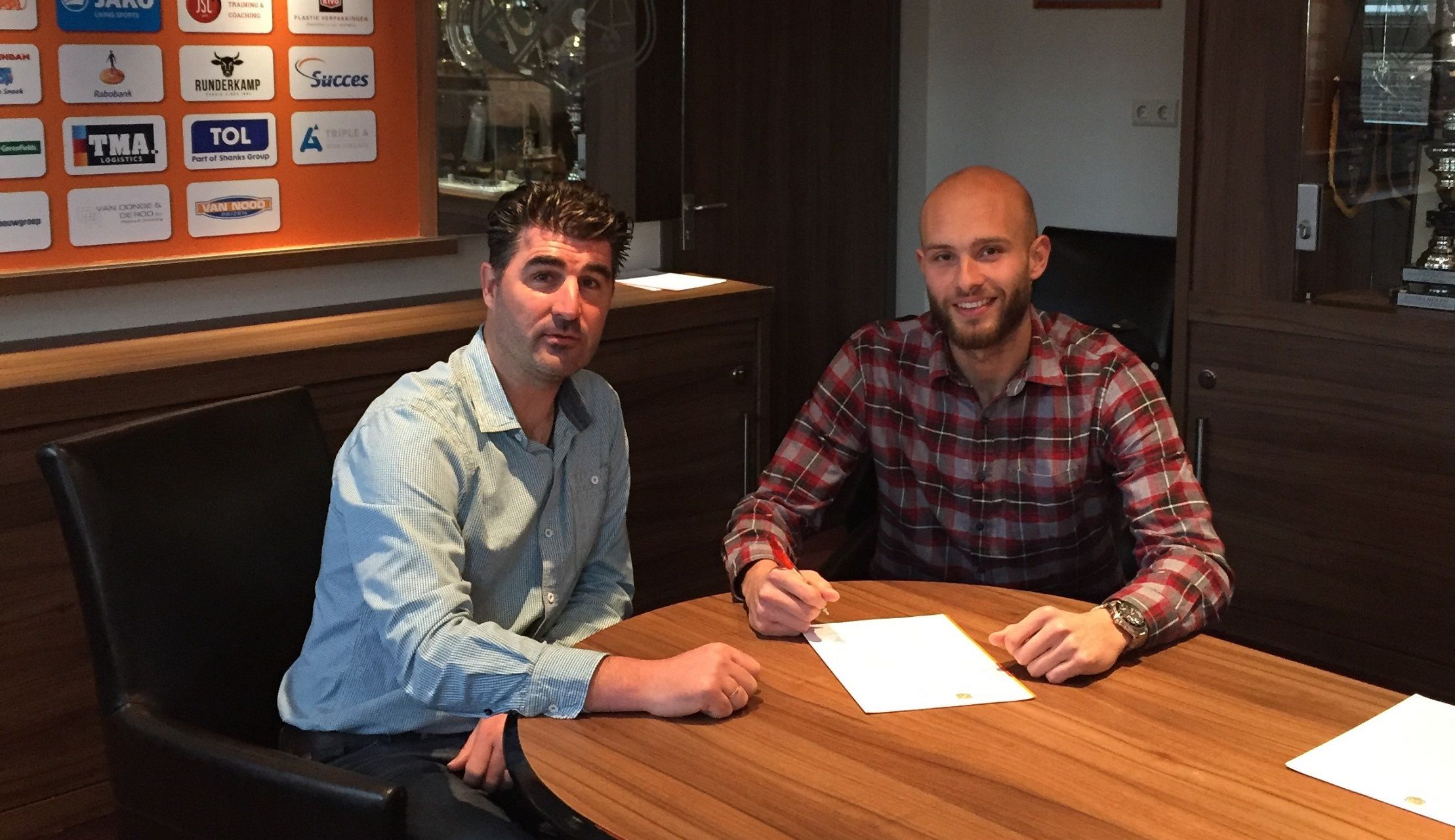 FC Volendam verlengt met Kok en Van Stappershoef