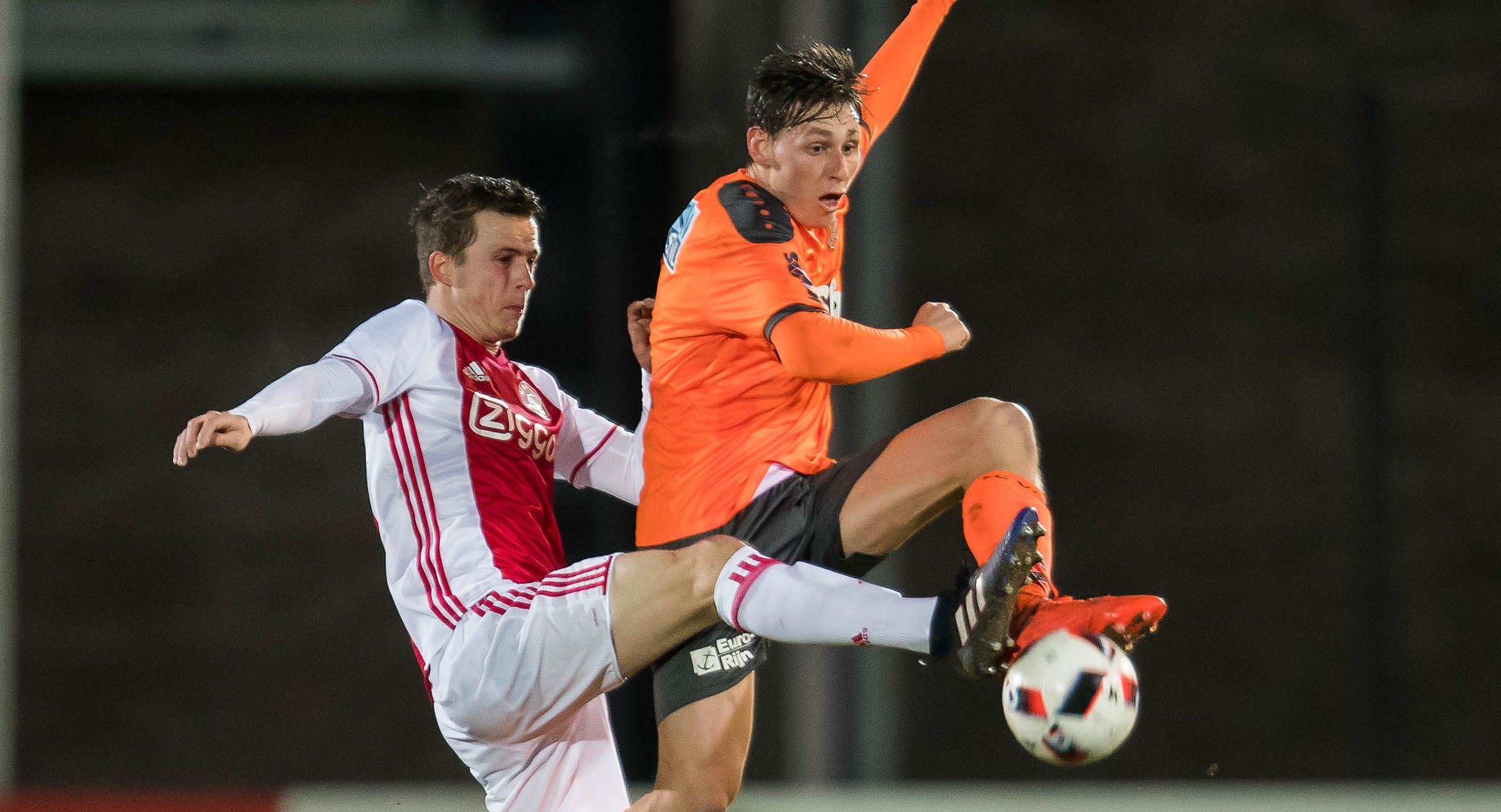 Van studentchauffeur naar Volendam-topscorer: ‘Wat doe ik nou allemaal?’