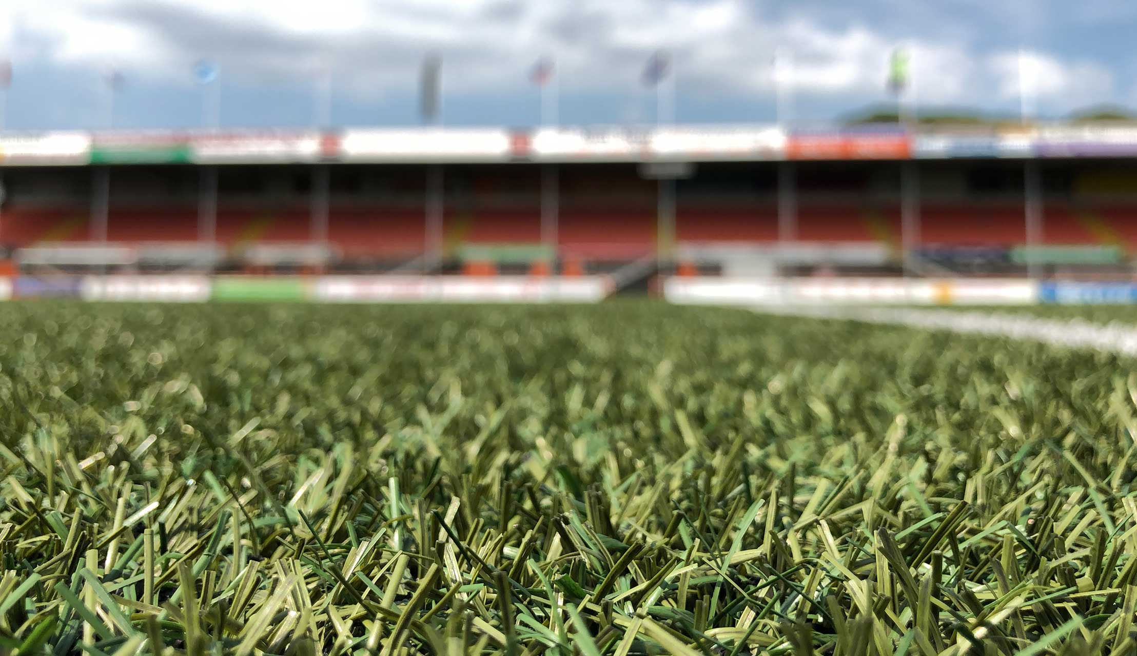 Veld KRAS Stadion door FIFA goedgekeurd