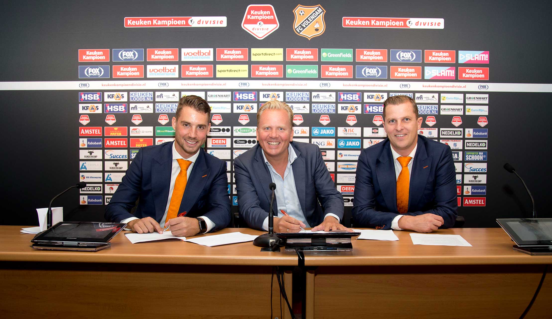 Tours & Tickets en FC Volendam ondertekenen sponsorcontract
