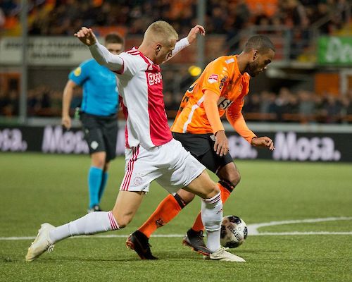 FC Volendam in zinderende wedstrijd langs Jong Ajax