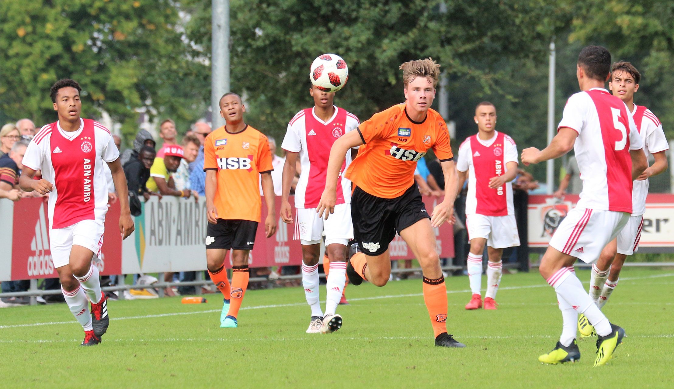Jeugdproduct Jip Molenaar maakt overstap naar Eintracht Frankfurt