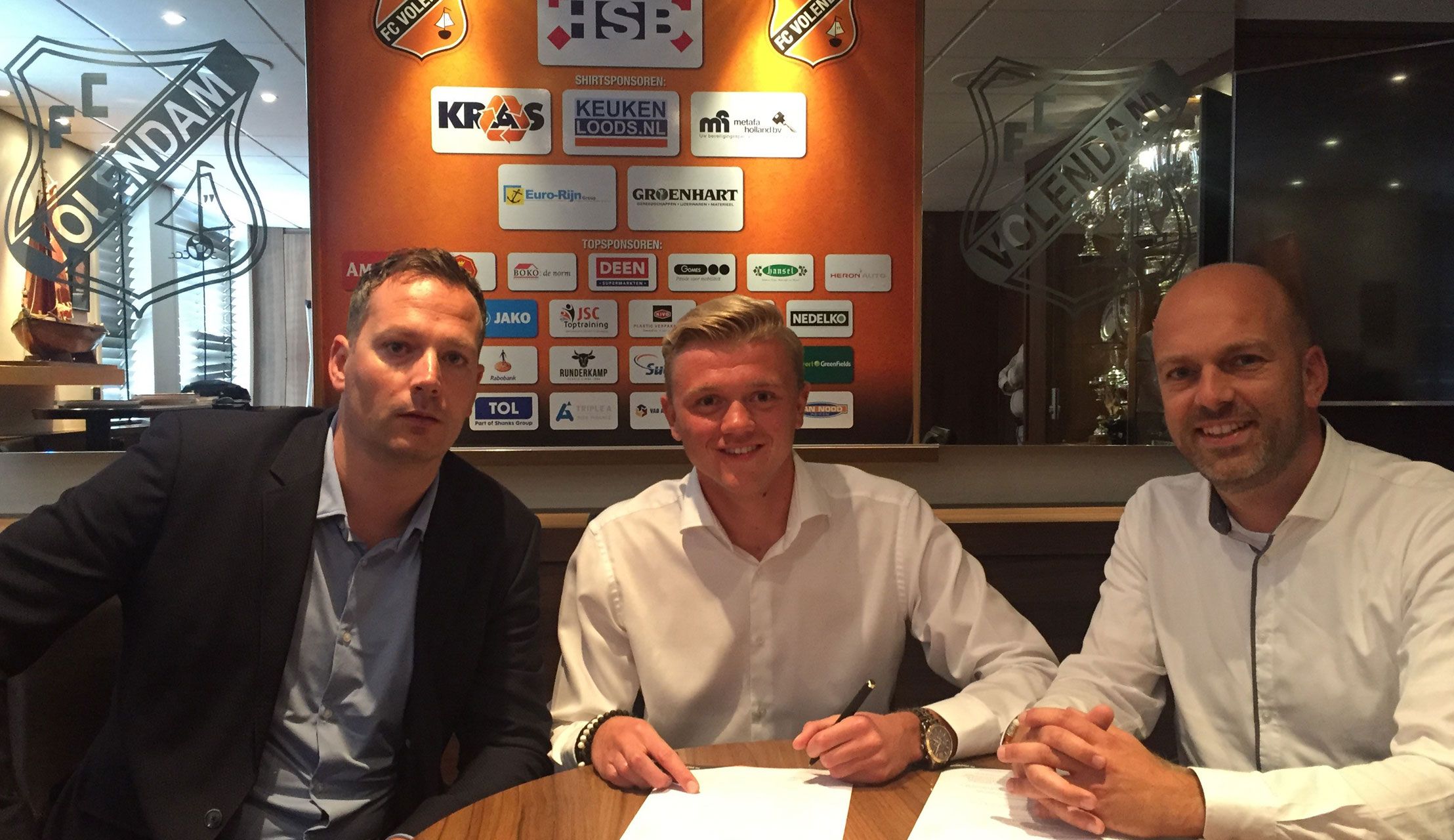 Barry Lauwers tekent eerste profcontract bij FC Volendam