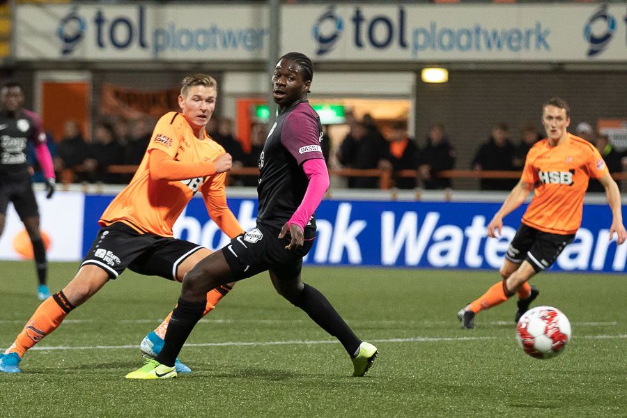 Kaars schenkt FC Volendam derde zege op rij