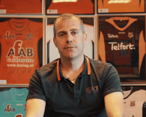 Kees Mooijer; dé verzamelaar van FC Volendam-shirts