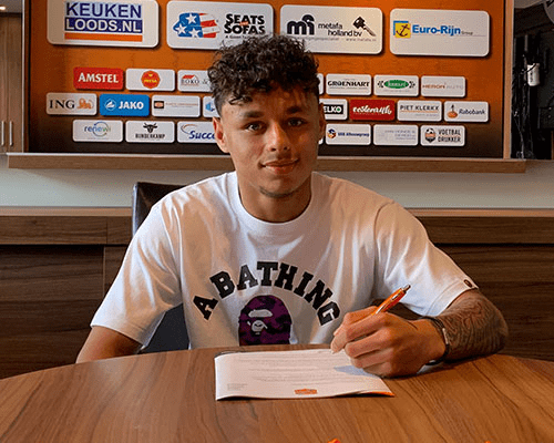 Eerste profcontract voor Dean James bij FC Volendam