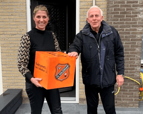 Club van 200 en boardingsponsors verrast met oranjebox