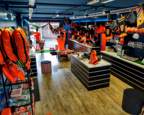 Fanshop FC Volendam geopend; maak een afspraak